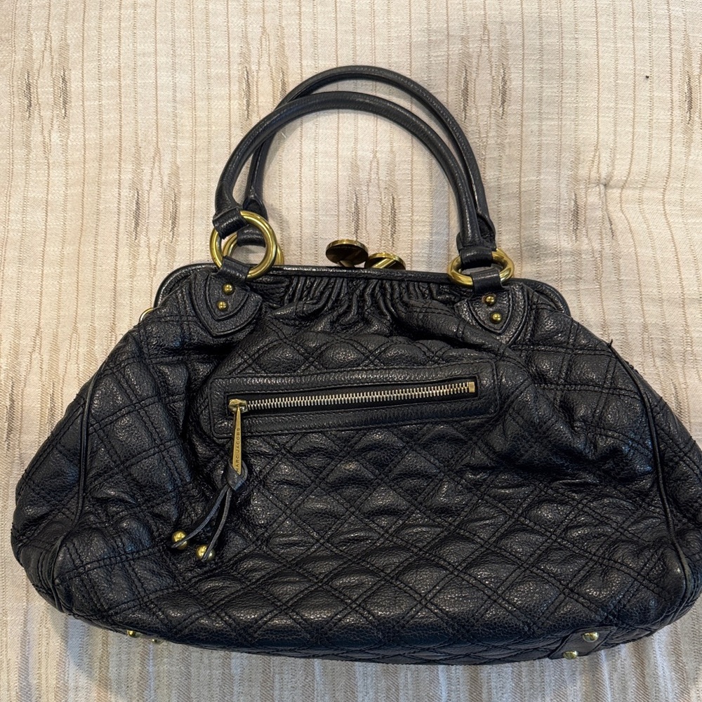 Marc Jacobs Elegant Black Quilted Handbag